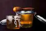 Natural honey jars (Pixabay.com)