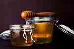 Natural honey jars (Pixabay.com)