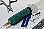 Vaccine syringe (courtesy of Pixabay.com)